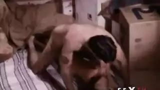بينها وهوه نايم