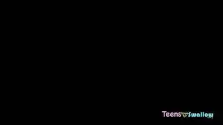 تلحس رجل صاحبها