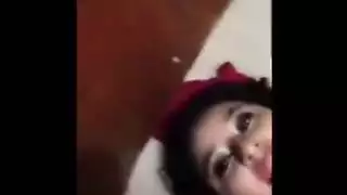 سكس بنت خليجيه تستعرض وتلعب في كسها وصدرها