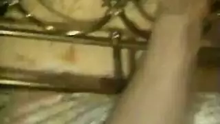 تجسس على طيزة اخت وينيكها مترجمة
