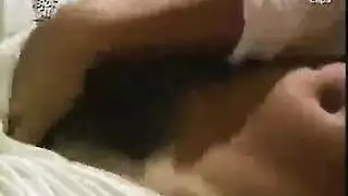 ماتيلد جادو تتعرض لتدمير فتحاتها الضيقة في زيارة سبا حامية