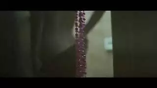 اخوه الكبير لايريد الخروج من الغرفة