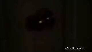 شرج مكثف مع شاب آسيوي عضلي