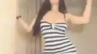 جميلة محجبة تكشف مؤخرتها لممارسة سريعة