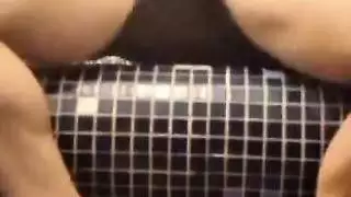 لعق كس زلق وأفعال عنيفة في ساونا عامة