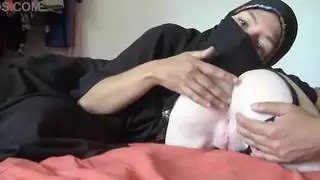سحاقية عربية على الإعانات تنيك كفيلها الفرنسي بقوة
