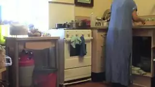 بطل عربي يوسع طيز ربيب الضيقة بقضيبه الوحشي