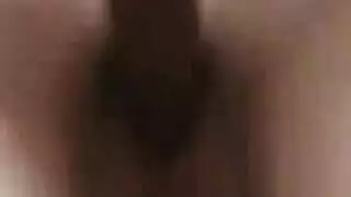طالبة يائسة تدفع الفواتير بتحقيق خيال جنسي عنيف