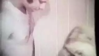 بنات سكرانة من النبيذ في سكس لعق كس قاسي