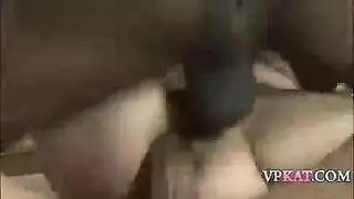 الشقراء الهواة يعطي جوني اللسان في الهواء الطلق