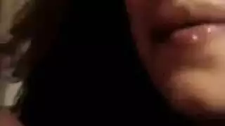 شقراء برازيلية ساخنة تتعرض للضرب من الخلف خلال مشهد عراك