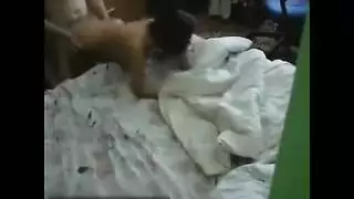 مراهق يضاجع عدة مهبلات في فعل إباحي خام