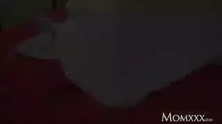 طالبة جامعية وقحة تمارس الجنس المزدوج في جناح المعلم فخ جليسة الأطفال ينتهي بجنس قاسي