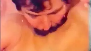 مثلية جنسية هندية صريحة: جنس قاس بين أنثيين وذكر