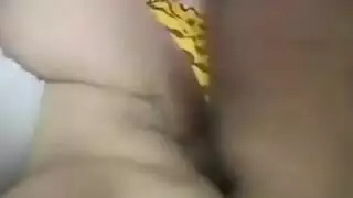 عنيف: سائق هندي يسيطر على ربة منزل عربية