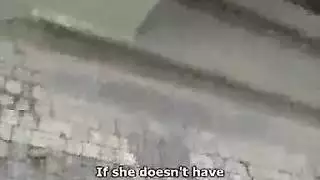 ولد عمر١٥ مع امه