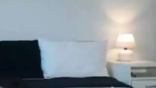 جدة تقبل قضيب شاب