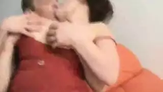 جماعة جنسية ثنائية الجنس مع تبادل السائل المنوي