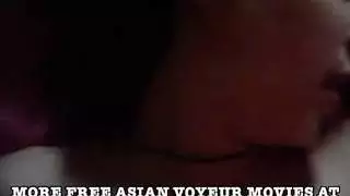تفريق شفريها لعرض إباحي كامل