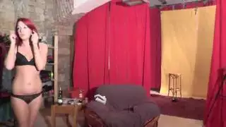 كوسها الجذاب يسرق الأضواء في هذا الفيديو الإباحي