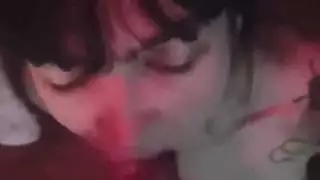 مراهقة صغيرة تدفع لها مقابل جنس فموي قاسي
