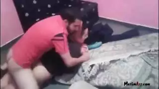 جنس ثلاثي في سكن الطلاب مع شخص رابع إباحة هواة عرب
