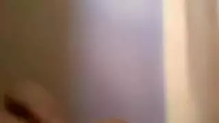 فحل جزائري يضرب عاهرة مثارة في فيلم إباحي صريح