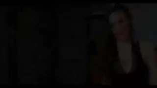 ثنائي مراهق شقي يمارس الجنس بعنف في لعبة جنسية تجريبية