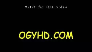 رجل يلعب في كس حبيبته في للسيارة