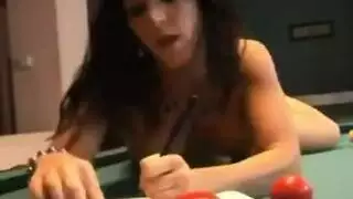مزه بيضاء تنتاك من زنجي