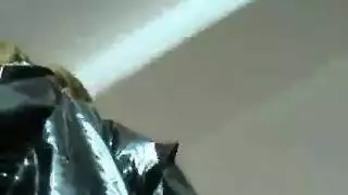 تمرين إصبع مكثف مع مسك شعر بقوة