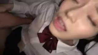 نيمفو خاضعة تتوسل لقضيب المعلم الصلب في فمها