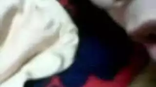 عاهرة عربية من سوريا تبتلع السائل المنوي