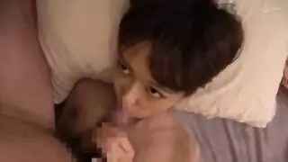 الصبي المراهق يُملأ من قبل آباء ذوي خبرة في جلسة ساخنة