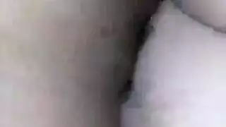 يتحول كشك التدليك الخاص إلى حفلة جماع لهذه الفتاة السمراء