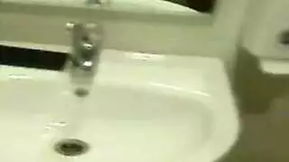 ضعف المتعة: مشهد إباحي مع خنفساء ذات قضيب ضخم