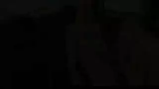 شقراء تأخذ قضيبًا ضخمًا من صديقتها في المطبخ