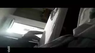 لاتينية ناضجة تركب القضيب في شريط جنسي جامح