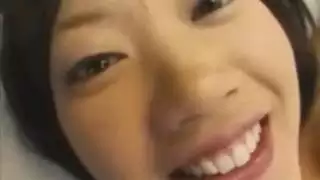 بنت تتحكك مع بنت