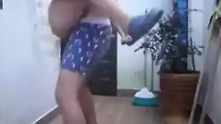 شاب مصري ينيك جارته في الخرابه