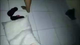 زوجان يمارسان الجنس الفموي على الشباك إباحي صريح