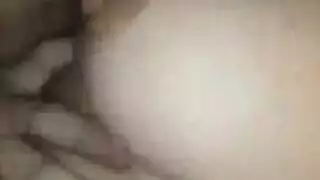مراهقة روسية هاوية تخلع ملابسها حتى البنطال وتستمني