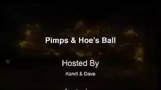 أول مرة شرجية للعاهرة مع عدة رجال في نادي جنس إكس إكس إكس