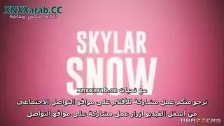 خيال إباحي: تمص بائع الألعاب الجنسية الوسيم