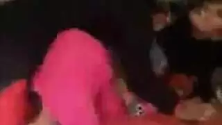 عمل اللسان المكثف على الفرج المبلل