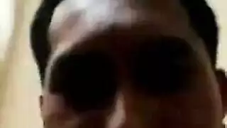 تفريغ شهوتها: غانغ بانغ صعب في غرف فارغة