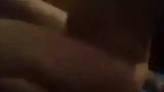 شيكا لطيف تشيكا يضع لامتصاص
