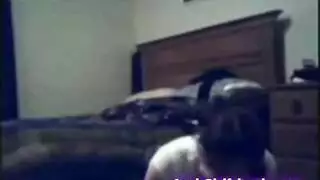 أفلام إباحية محلية الصنع: صديقة عربية تركب القضيب بقوة