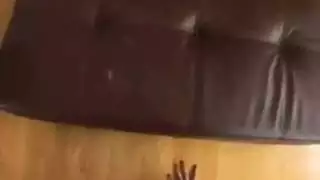 دخل على أخته وجودها تستمني