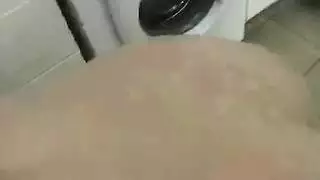 اخ يريد يشاهد افلام محرمه مع اخته